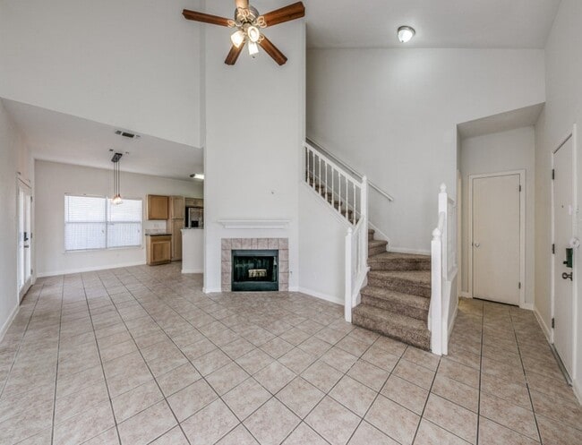 Building Photo - 16606 Winding Oak Dr