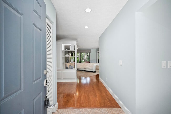 Building Photo - 5300 SE Schooner Oaks Way