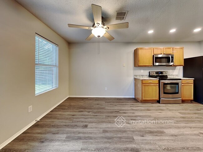 Building Photo - 1206 Lonesome Dove Trail