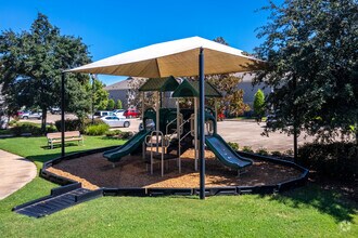 Building Photo - Jamestown Place Apartments Bossier City