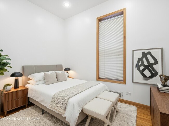 Foto del edificio - 2452 W Arthington St