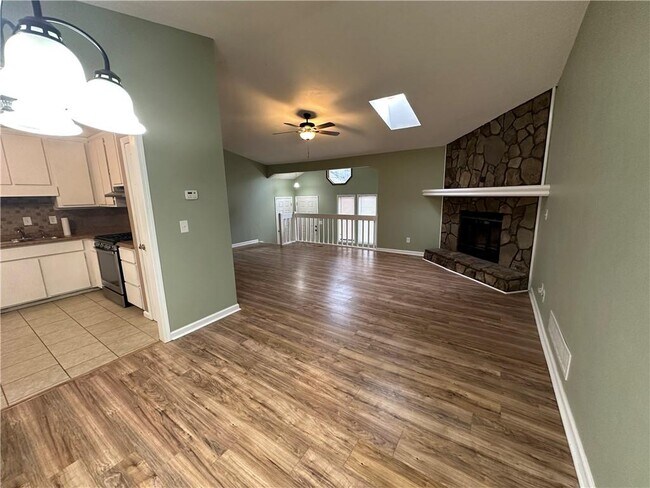Building Photo - 6195 Brookside Ln