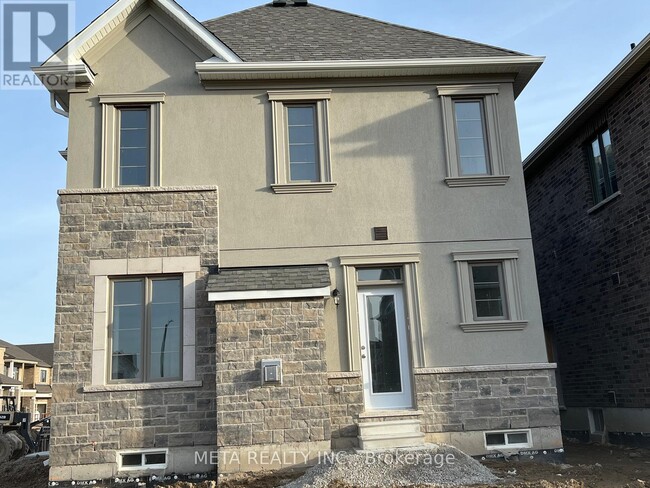 Building Photo - 598 Newlove St