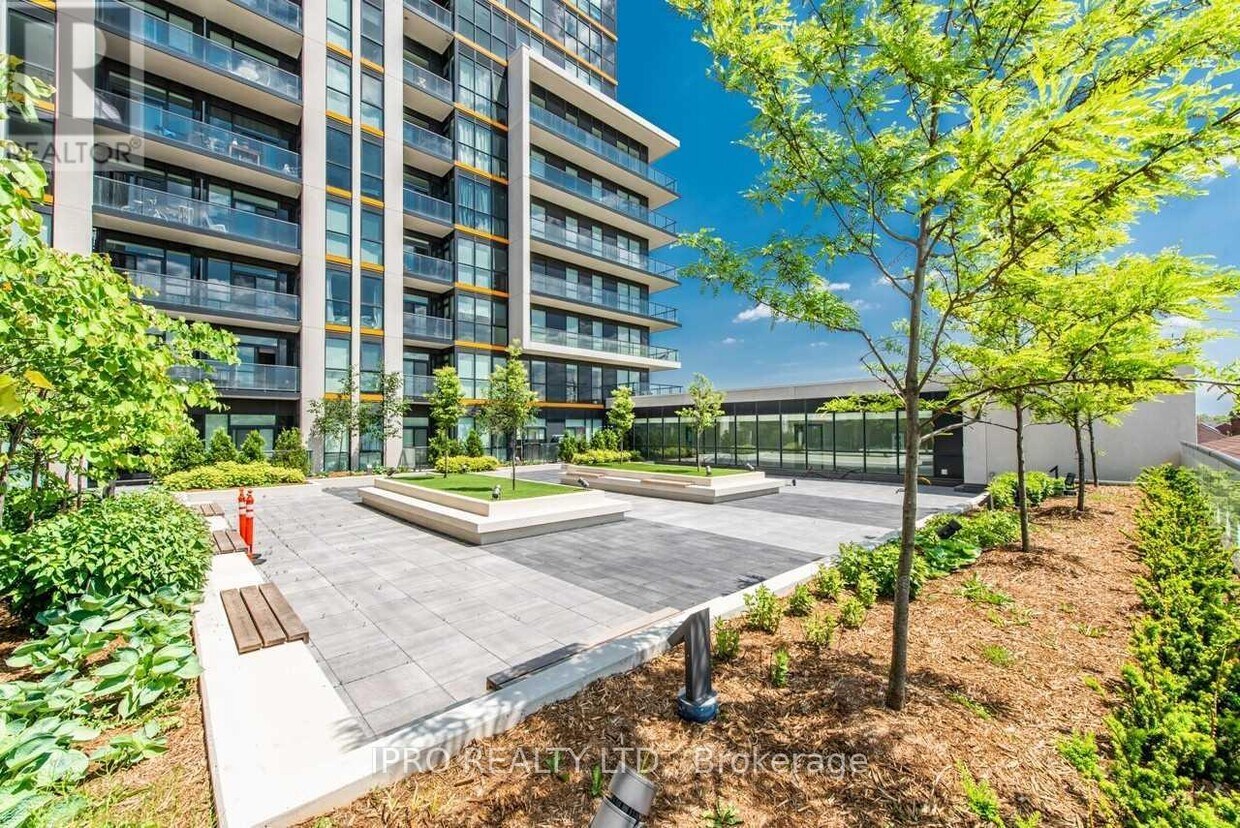 Photo principale - 1603-1603 Eglinton Ave W