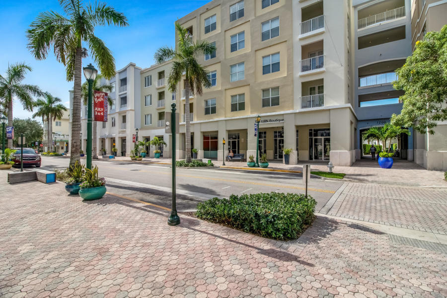 Primary Photo - 1200 Town Center Dr