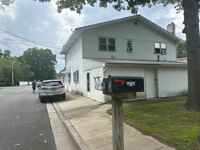 Building Photo - 338 N Hook Rd