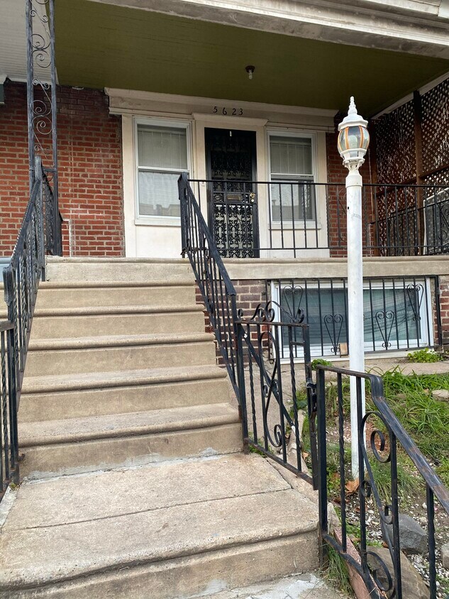 Primary Photo - 5623 Ridgewood St