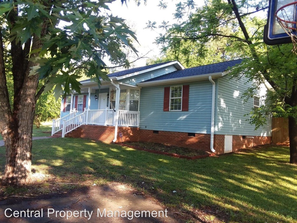 Primary Photo - 3 br, 2 bath House - 570 Rogers Bridge Road