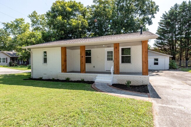 Building Photo - City of Maryville 37804 - 3 bedroom, 2 bat...