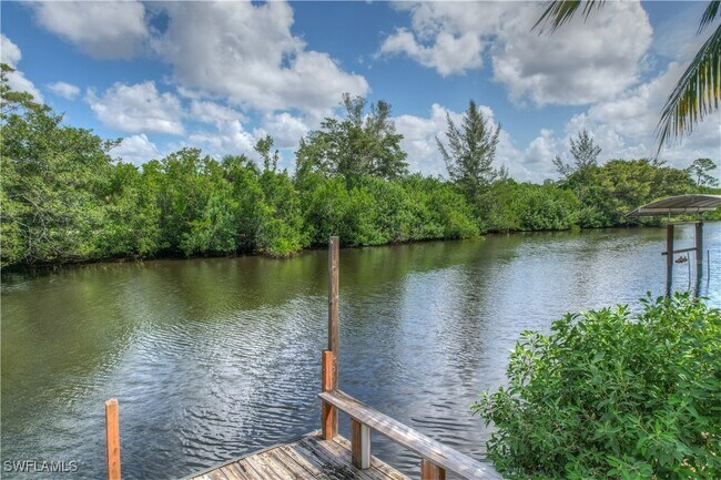 Building Photo - 2201 Longboat Dr