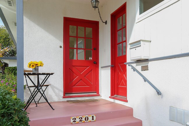 Foto del edificio - 2201 California Ave