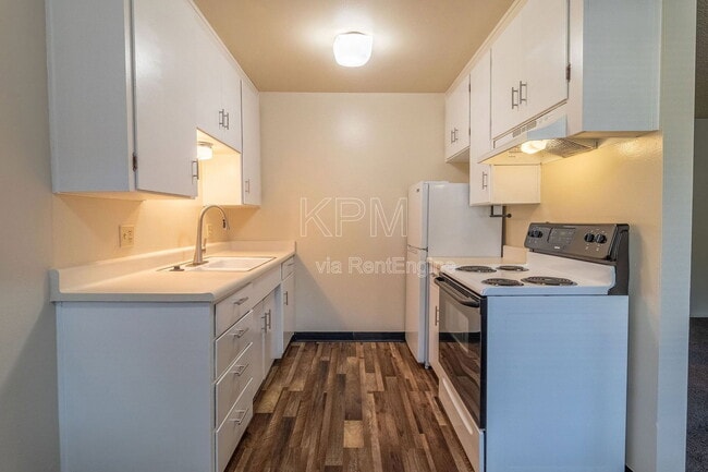 Foto del edificio - 2178 Lucerne Ave