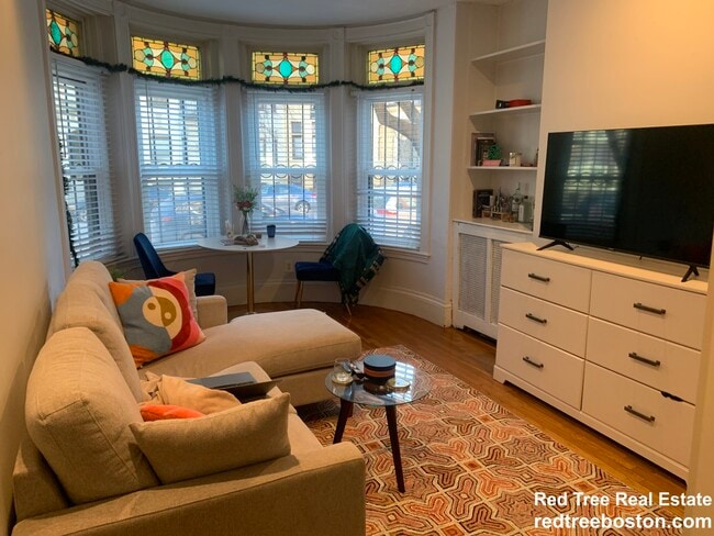 Building Photo - 35 Westland Ave