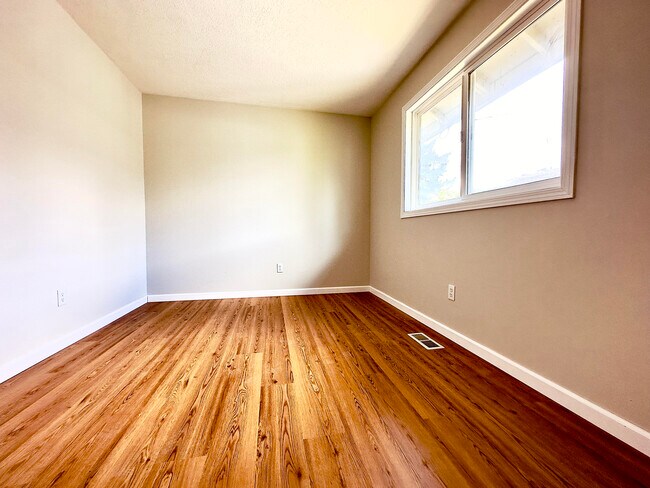 Foto del edificio - 8717 NE Webster St