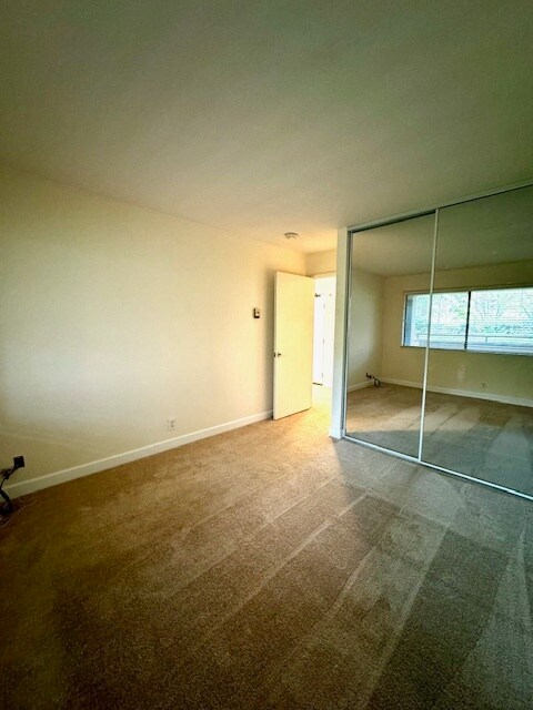 Building Photo - 39199 Guardino Dr