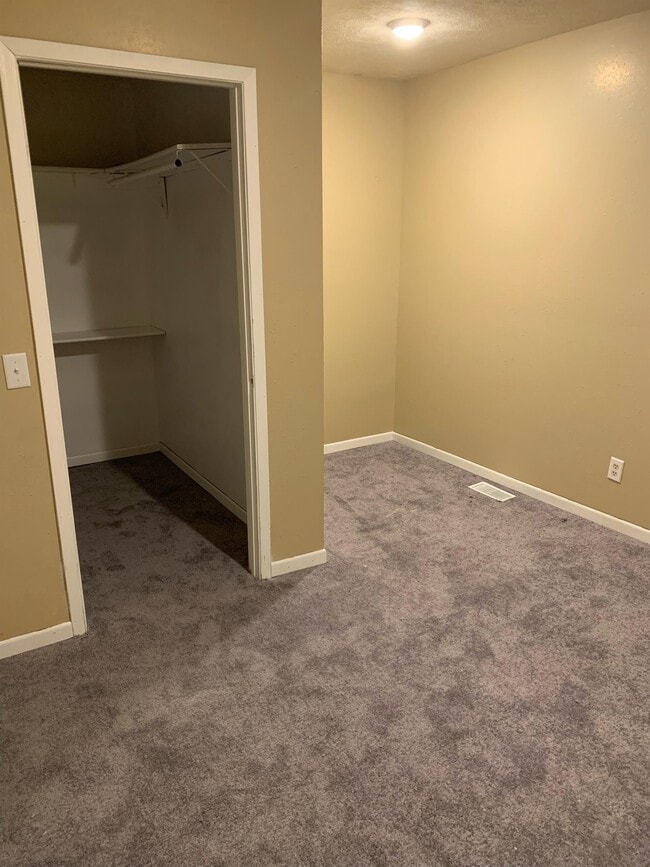 109 W Elk St, Hooper, NE 68031 Townhome Rentals in Hooper NE