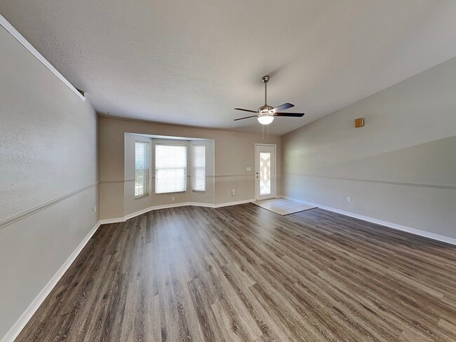 Building Photo - 508 Basil Ct