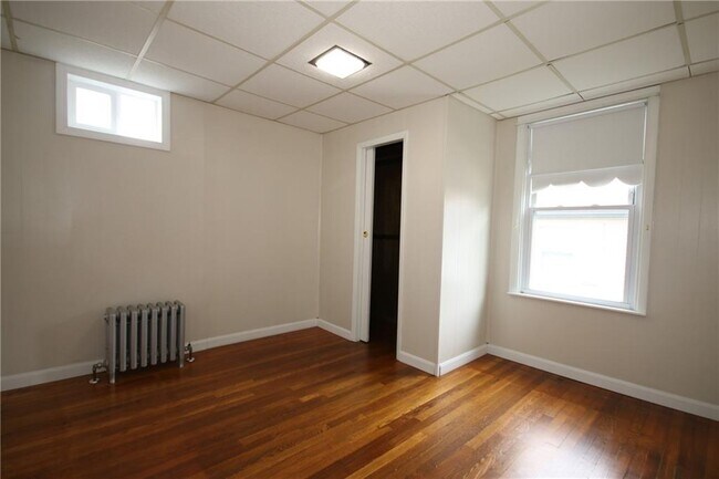 Foto del edificio - 31 Oakdale Ave