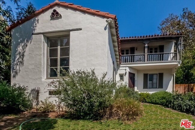 Foto del edificio - 1332 Comstock Ave