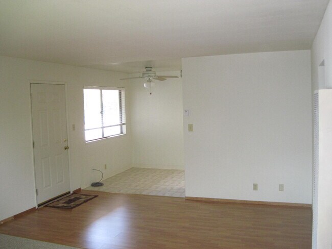 Building Photo - 1283 W Mc Kinley Ave