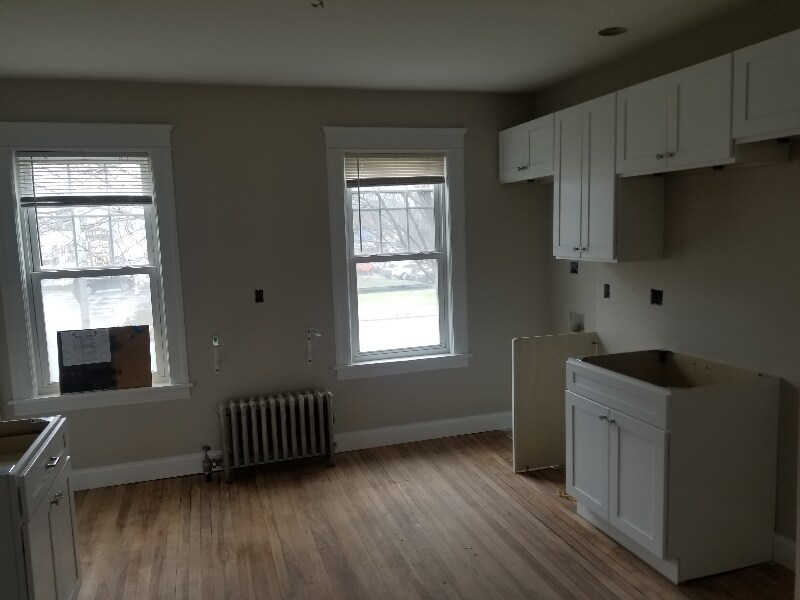 352 Chandler St Unit 1, Worcester, MA 01602 Room for Rent in