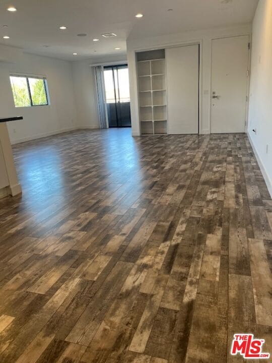 Building Photo - 1445 S Fairfax Ave