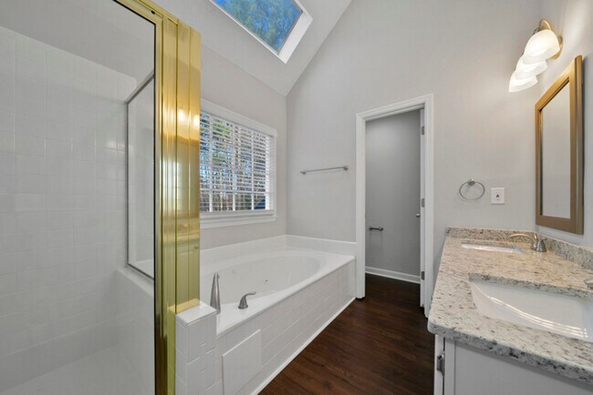 Foto del edificio - RENOVATED 3 Bedroom 2 bath house in Acworth