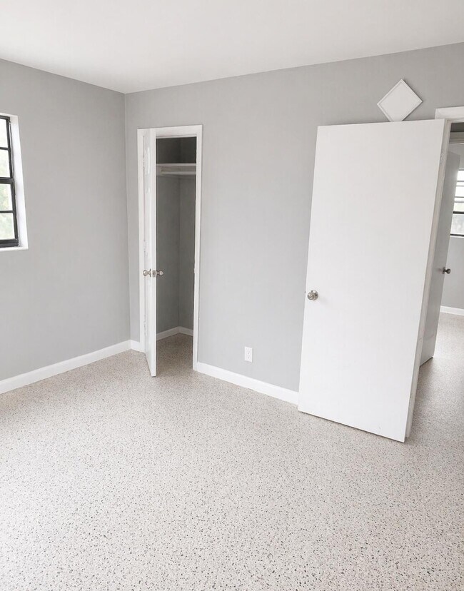 Foto del edificio - 413 N Sapodilla Ave