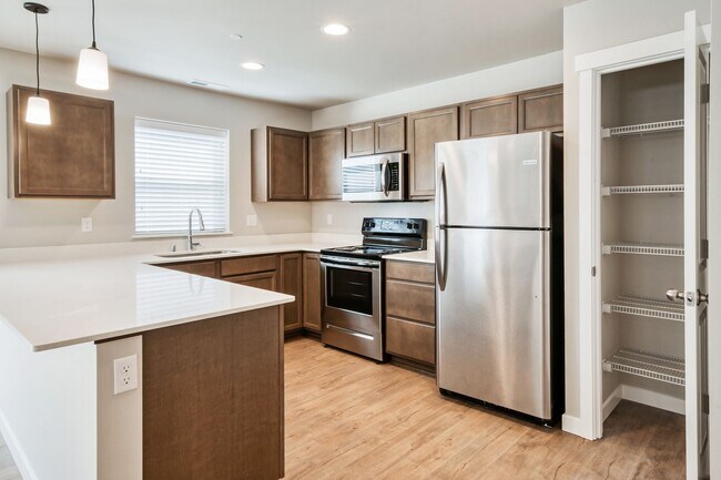 Foto del edificio - Newly Built 4bd 2.5ba in LSSD