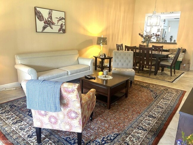 Building Photo - 2 br, 2 bath House - 5021 Oak Hill Ln Apt 125