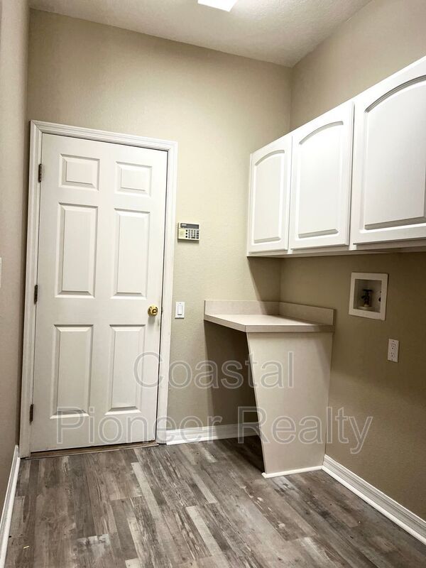 Foto del edificio - 423 Lakewood Dr