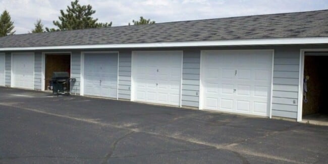 Building Photo - 1108 W Hamilton Ave