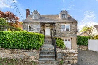 Building Photo - 17 Terrace Ave