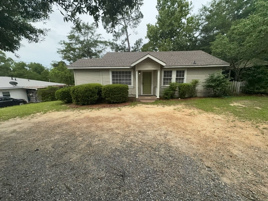 Primary Photo - 2001 Auburn Rd