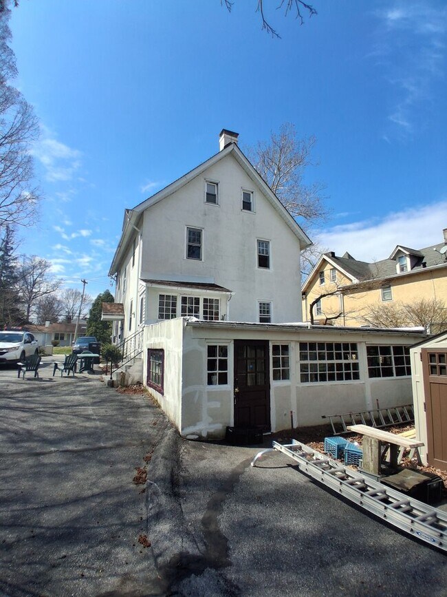 Foto del edificio - 325 S Valley Forge Rd