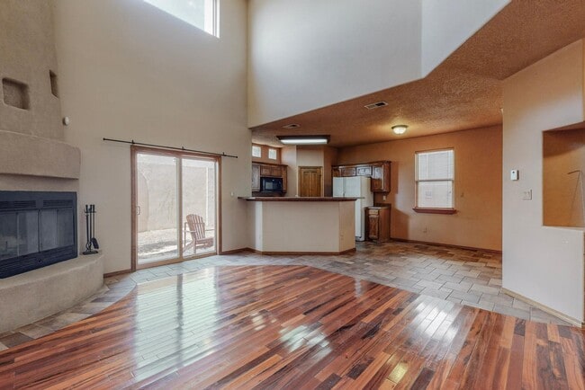 Building Photo - 4901 Spanish Sun Ave NE