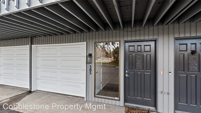 Building Photo - 3 br, 2 bath House - 585 W Curling Dr
