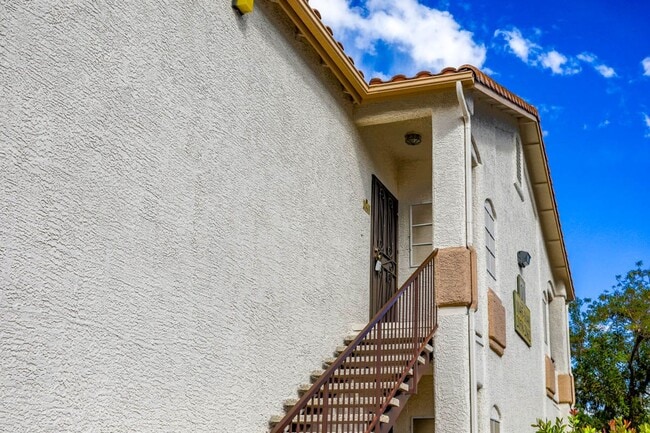 Foto del edificio - 3 Bed Condo In Gated West Side Community