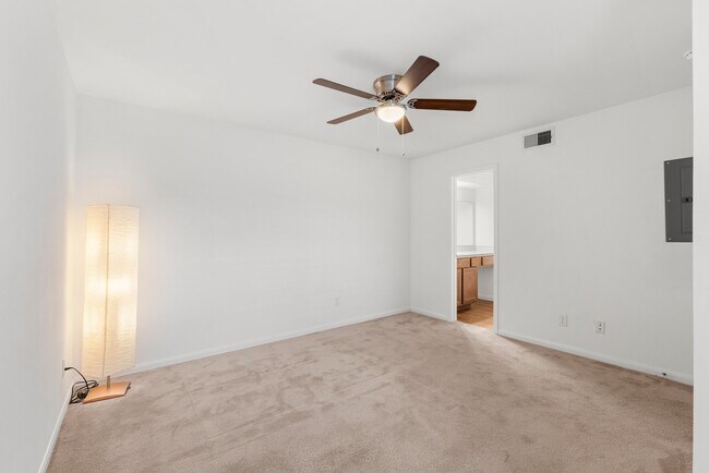 Foto del edificio - 2750 Holly Hall St