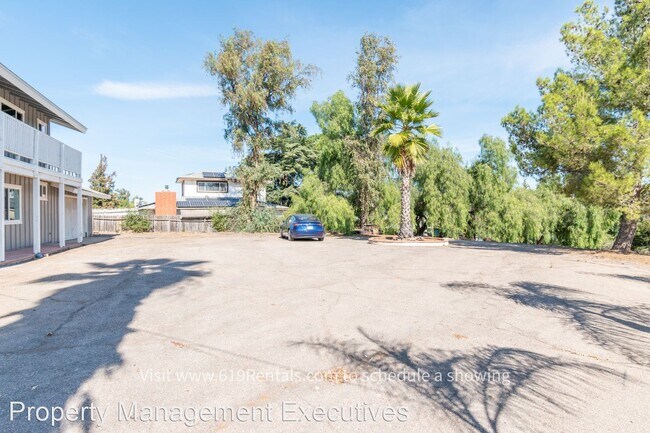 Foto del edificio - 4 br, 3 bath House - 1205 La Cresta Blvd