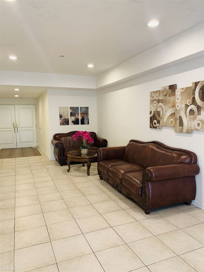 Foto del edificio - 9315 Alcott St