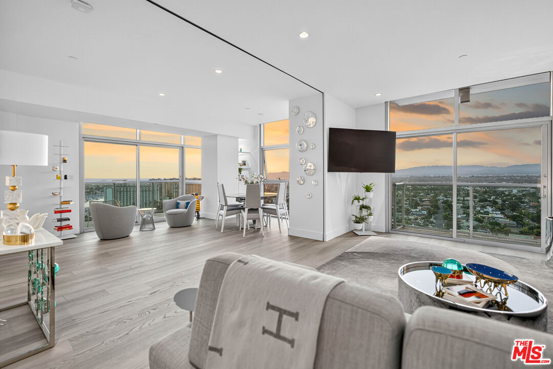 Foto principal - 13700 Marina Pointe Dr