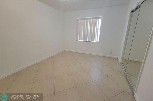 Foto del edificio - 8071 NW 44th Ct