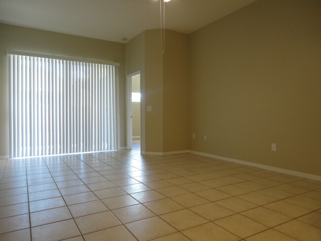 Building Photo - 1452 Baythorn Dr