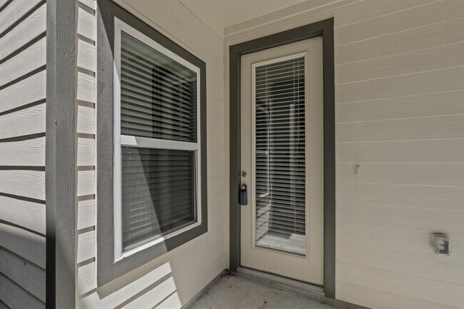 Building Photo - 13515 Axel Ln