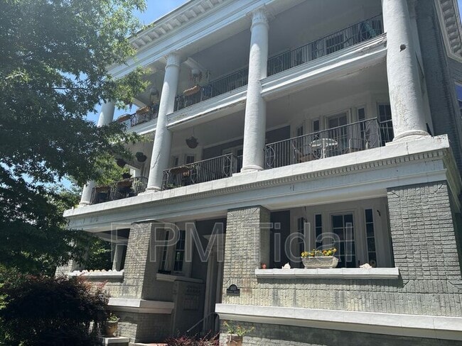 Building Photo - 1005 Colonial Ave