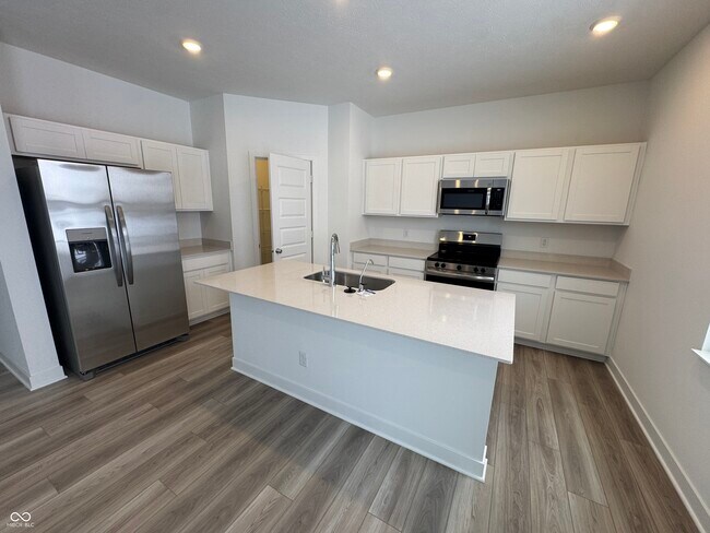 Foto del edificio - 2945 Grand Rdg Dr