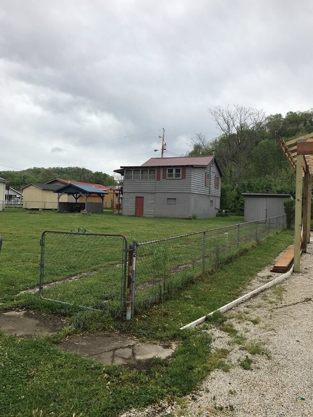 Building Photo - 26 Cs-1122