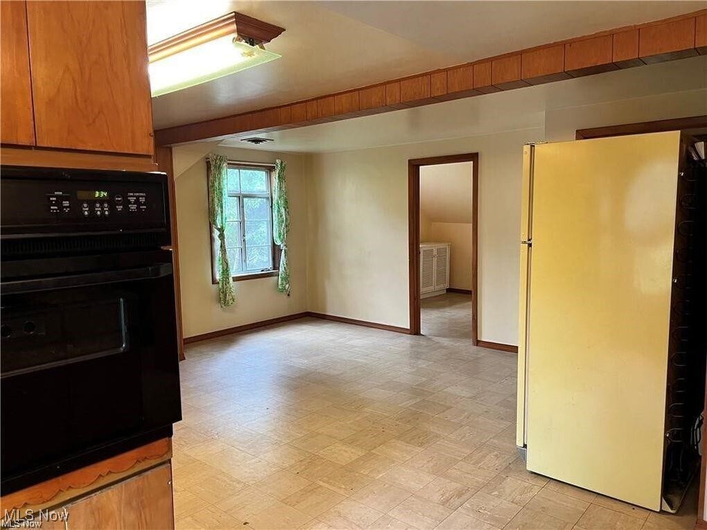 8581 Fair Rd Strongsville, OH 44149 – photo 5