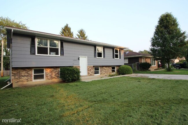 Foto del edificio - 5 br, 2 bath House - 20547 N EUGENE AVE